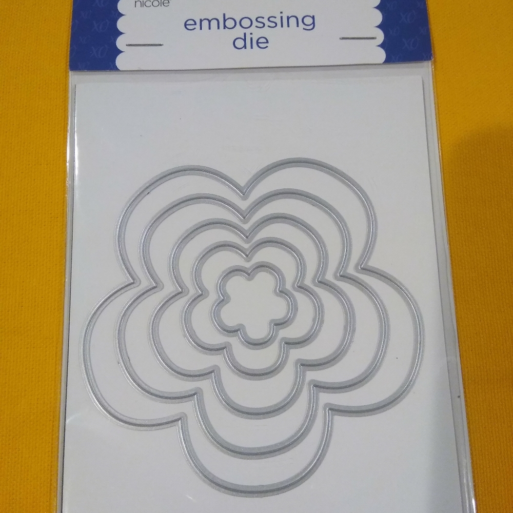 Love Nicole 5 pieces embossing die